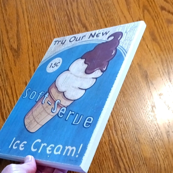 Wooden Ice Cream Sign - Picture 5 of 5